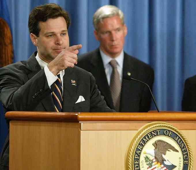 Christopher Wray Picture