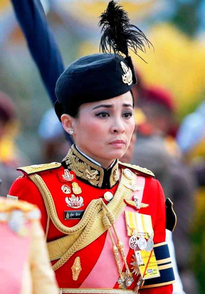 Suthida Queen Of Thailand Picture