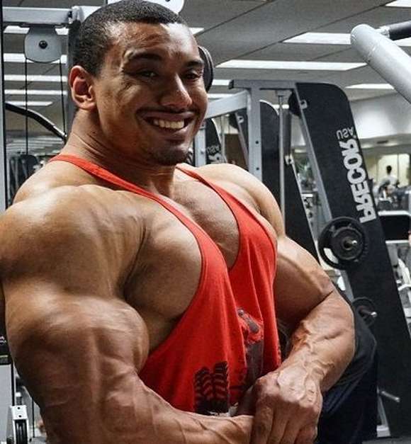 Larry Wheels Picture