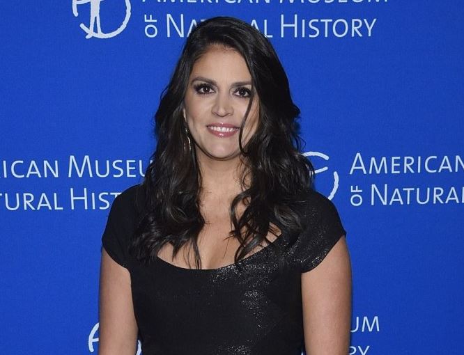 Cecily Strong weight