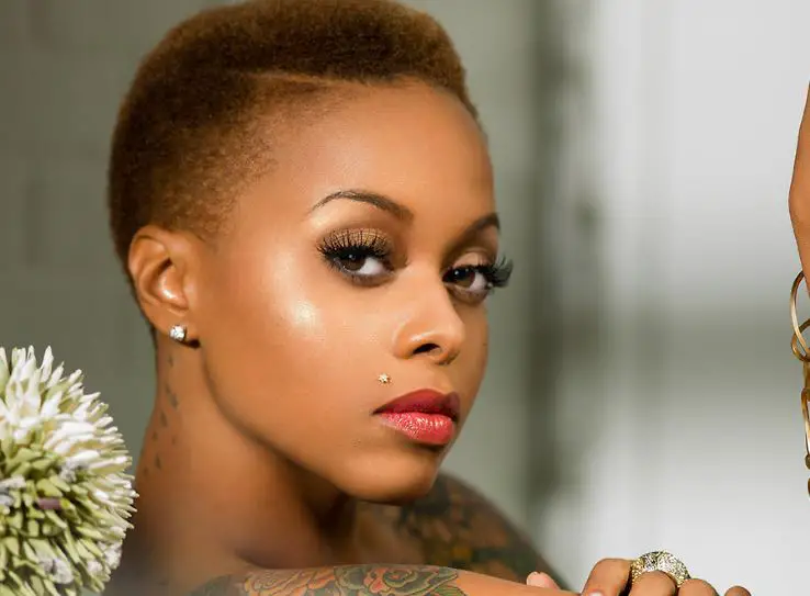 Chrisette Michele weight