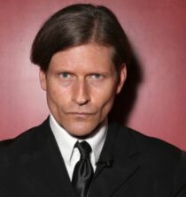 Crispin Glover weight