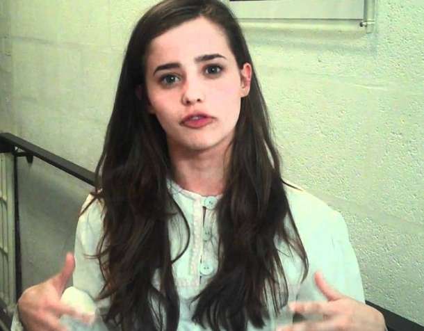 Holly Earl height