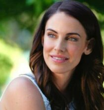 Jessica Lowndes height
