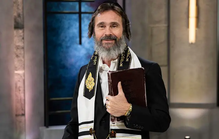 Rabbi Schneider height
