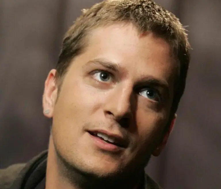 Rob Thomas Net worth, Age BioWiki, Wife, Weight, Kids 2024 The Personage