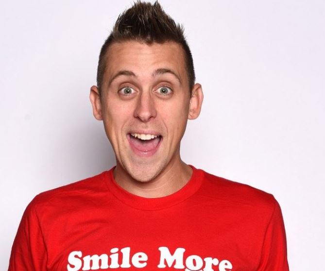 Roman Atwood height