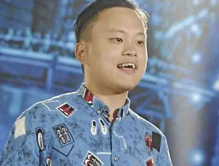 William Hung net worth, Wife, BioWiki, Age, Weight, Kids 2024 The